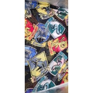 Harry Potter Infinity Scarf Bioworld OSFM Gryffindor Slytherin Ravenclaw 34x34‎